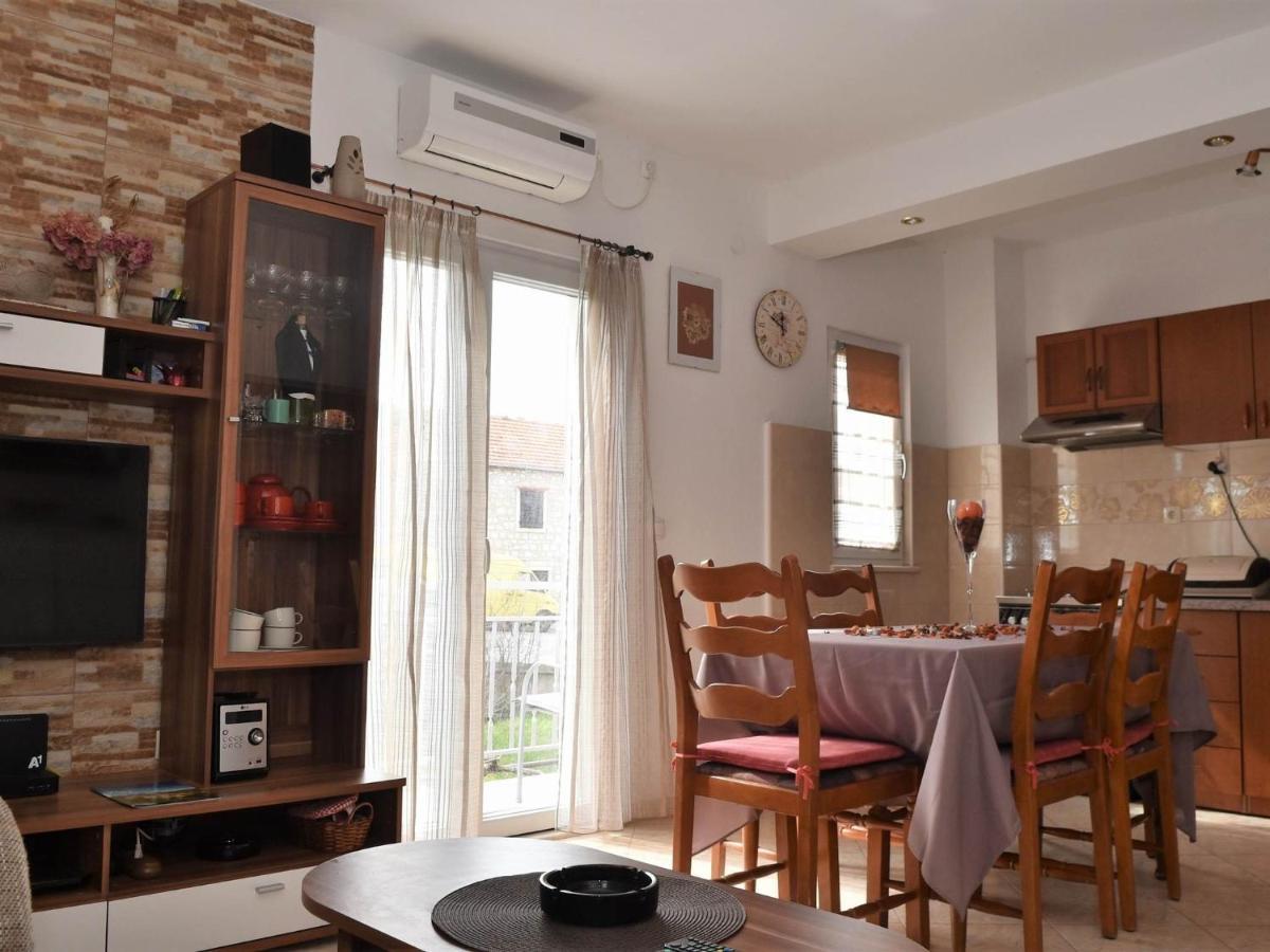 Apartment Manigo Supetar Kültér fotó