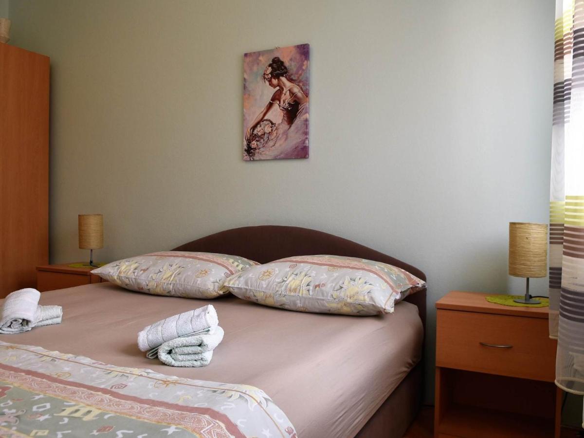 Apartment Manigo Supetar Kültér fotó