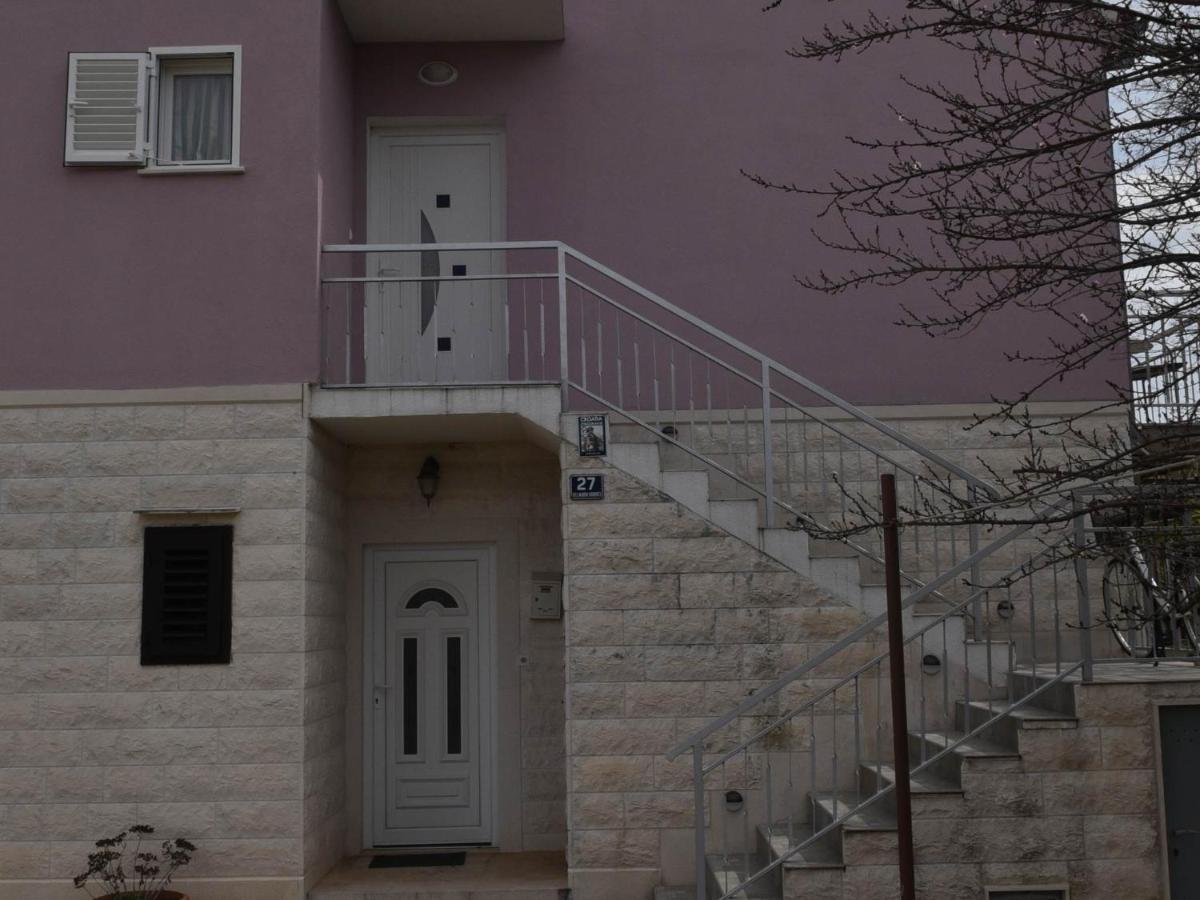 Apartment Manigo Supetar Kültér fotó