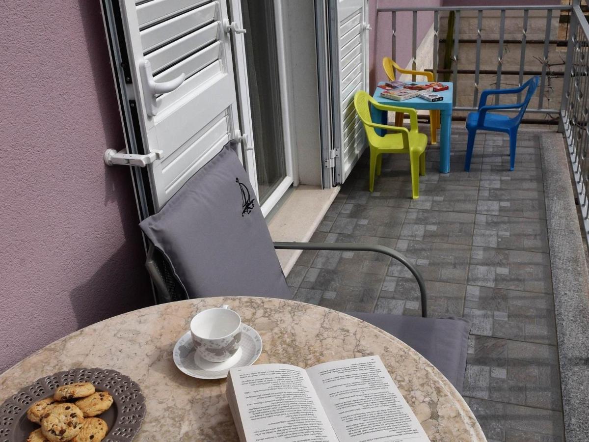 Apartment Manigo Supetar Kültér fotó