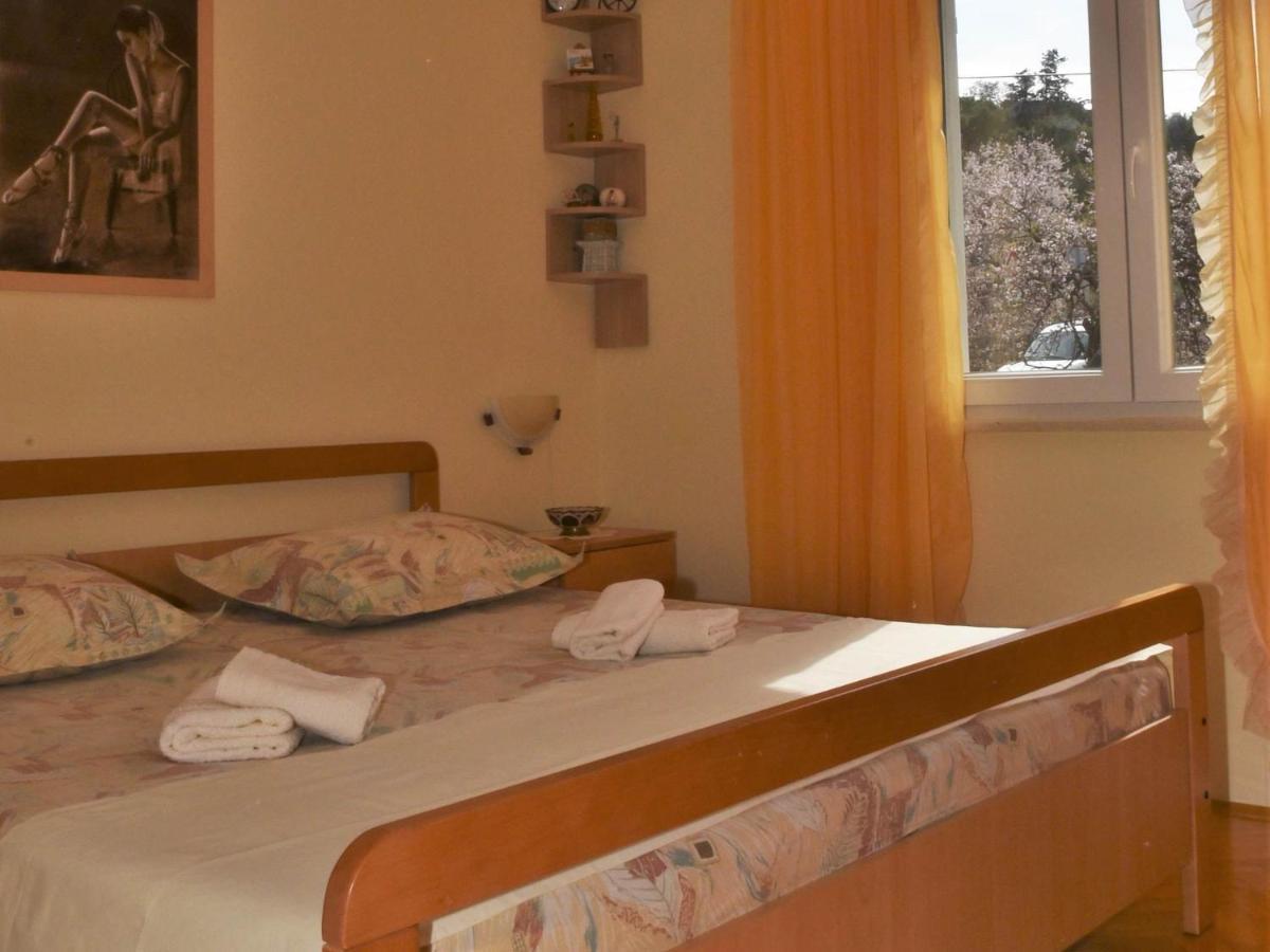 Apartment Manigo Supetar Kültér fotó