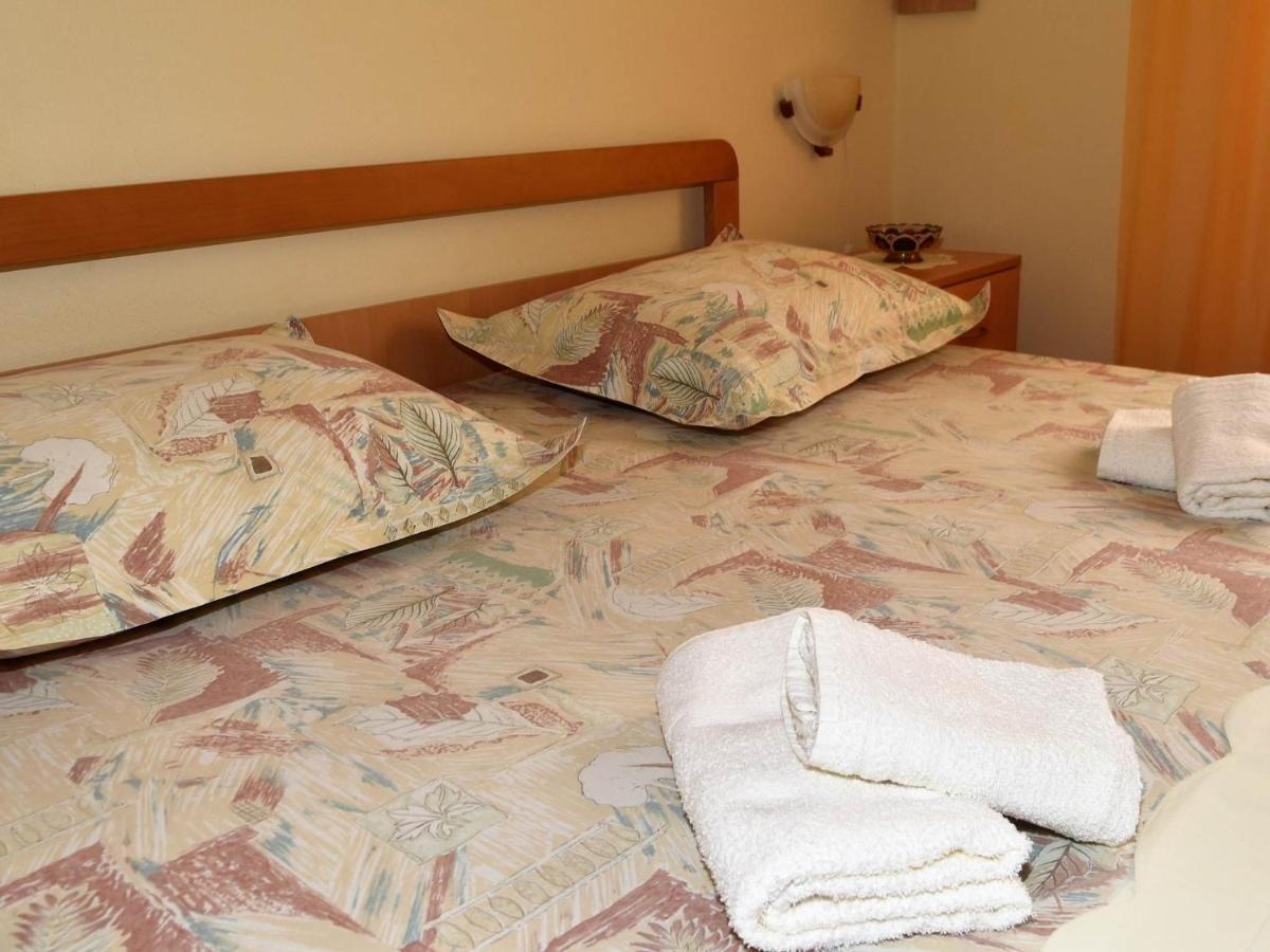 Apartment Manigo Supetar Kültér fotó