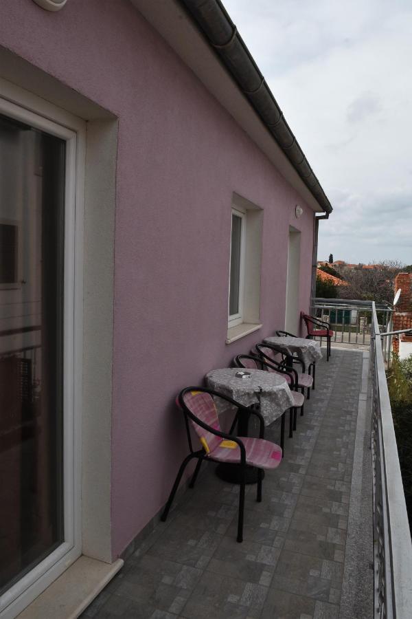 Apartment Manigo Supetar Kültér fotó