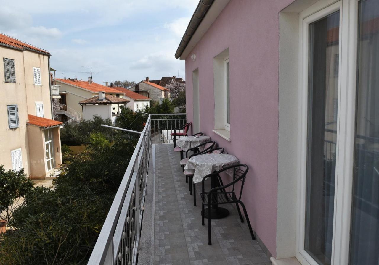 Apartment Manigo Supetar Kültér fotó