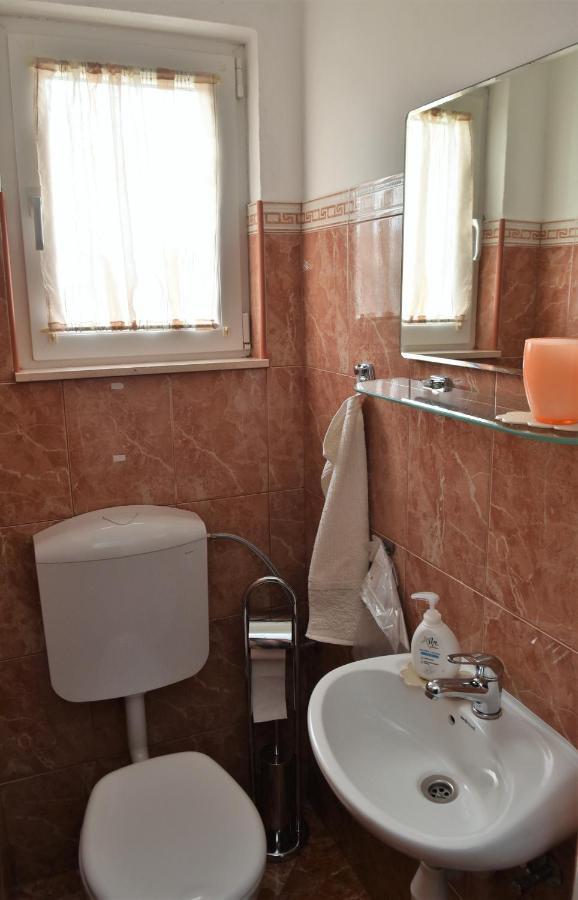 Apartment Manigo Supetar Kültér fotó