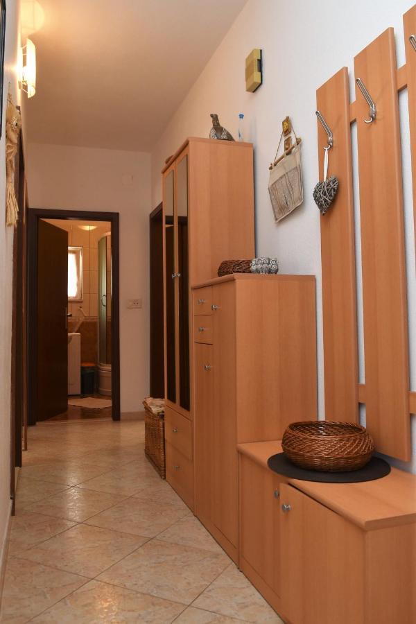 Apartment Manigo Supetar Kültér fotó
