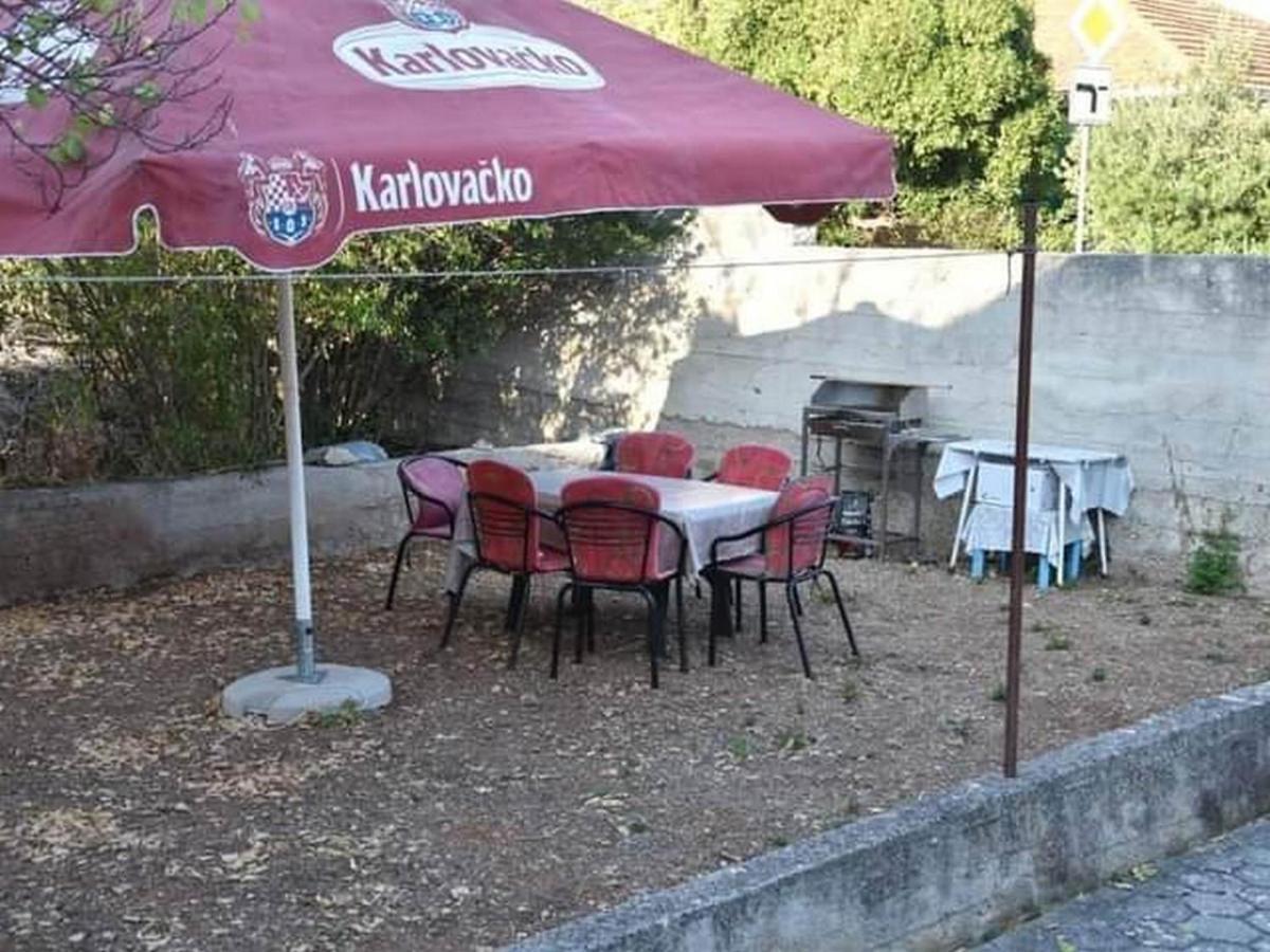 Apartment Manigo Supetar Kültér fotó